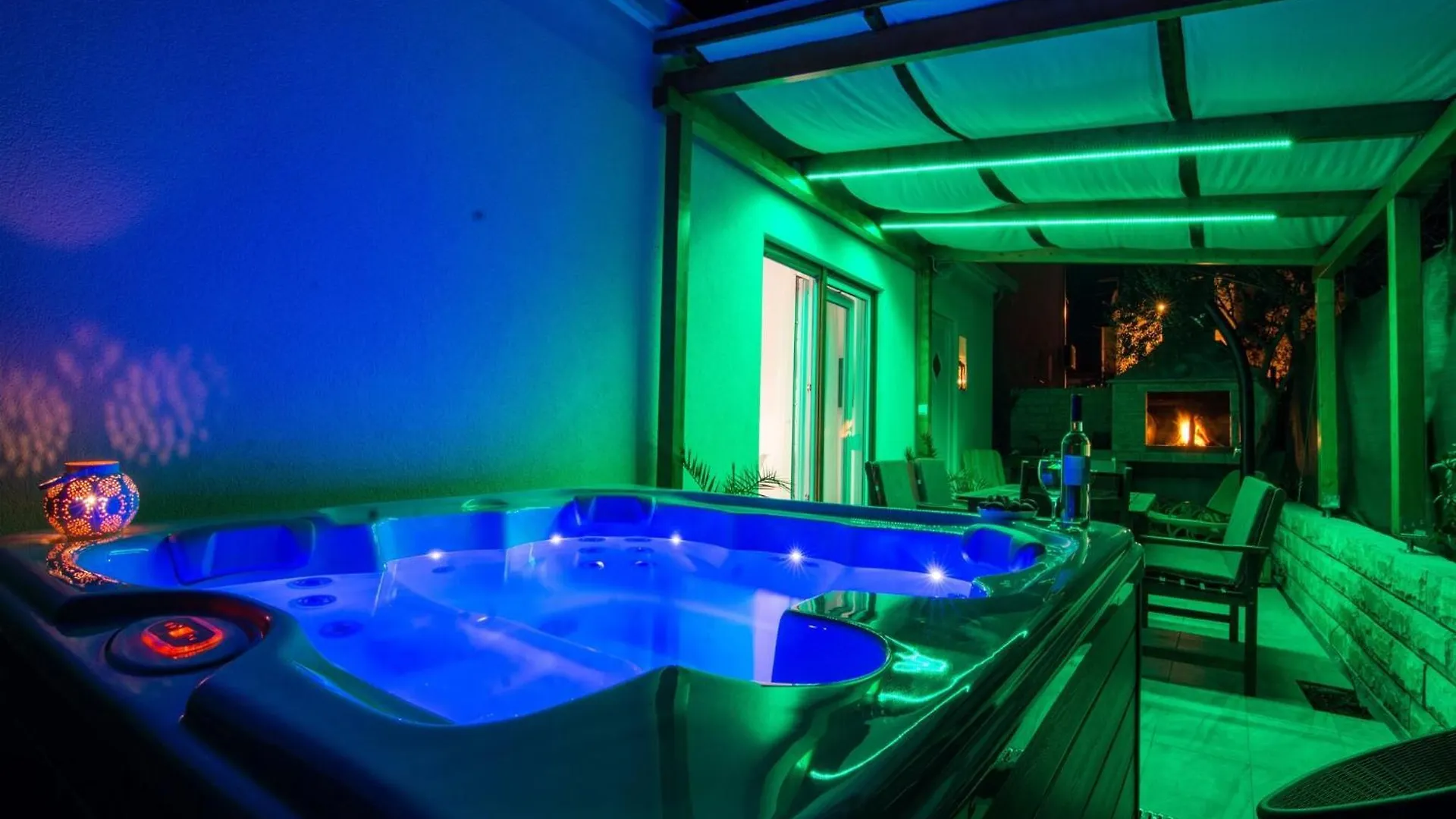 Apartment Boris St - Two Bedroom Apartment With Terrace And Jacuzzi Trogir