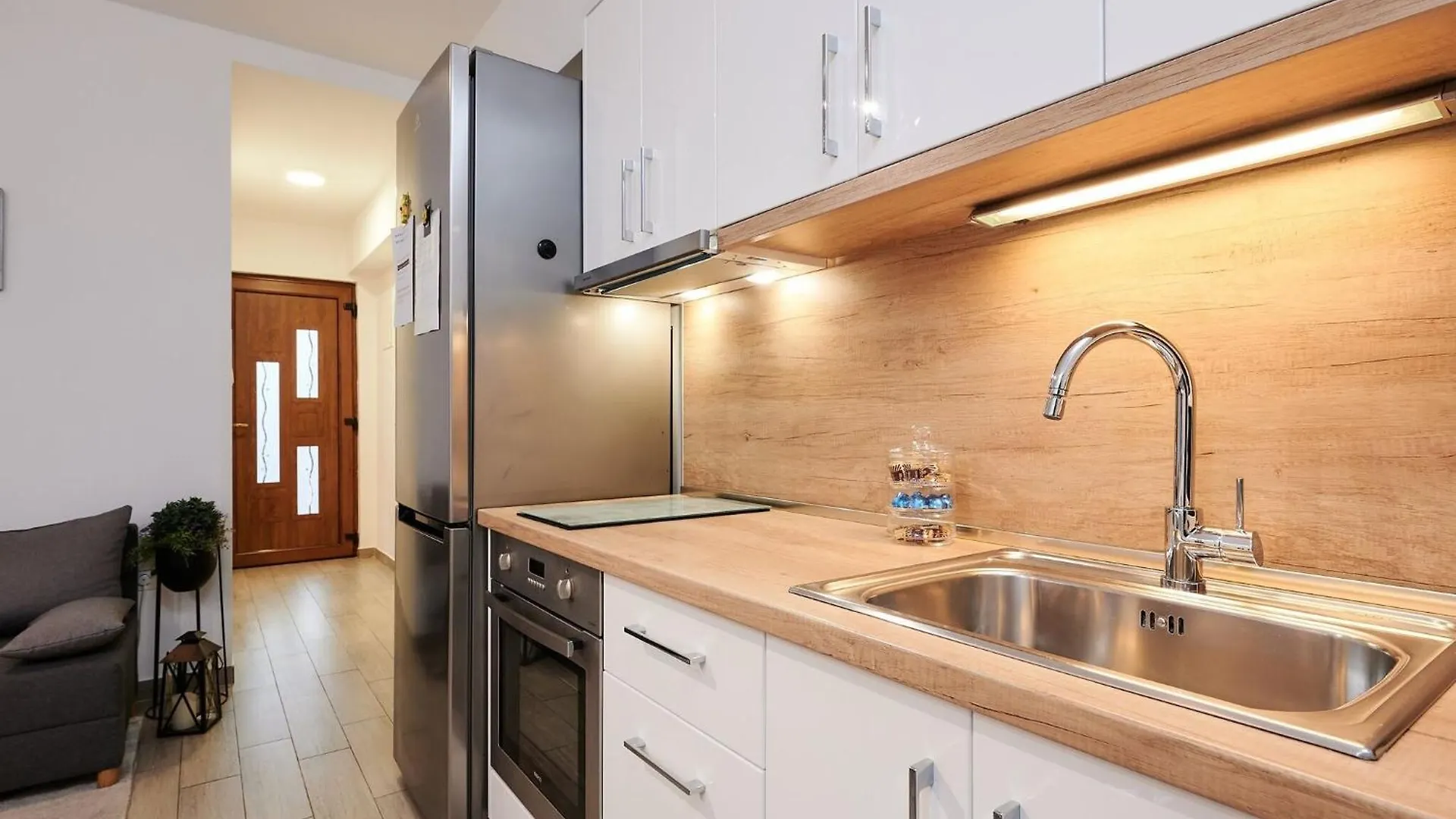 Apartment Boris St - Two Bedroom Apartment With Terrace And Jacuzzi Trogir