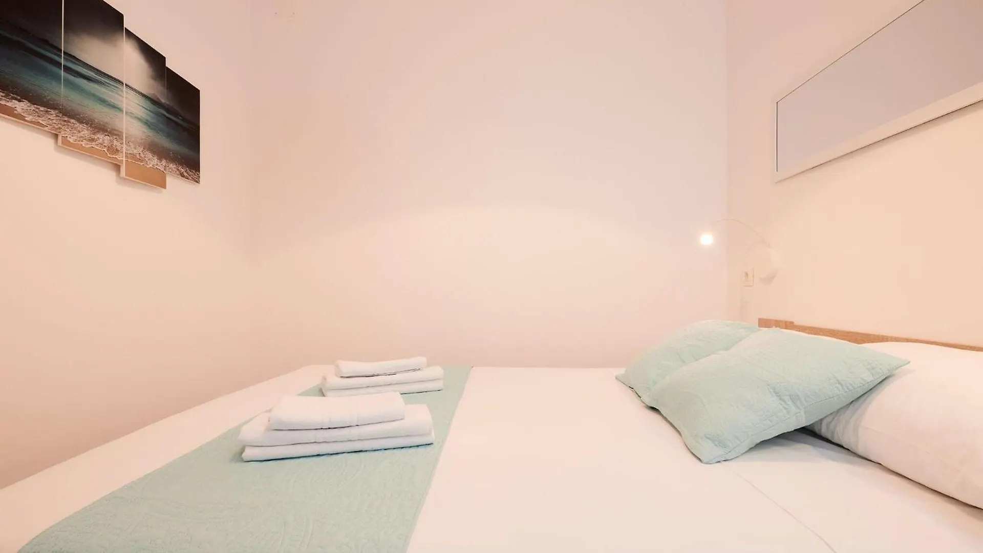Apartment Boris St - Two Bedroom Apartment With Terrace And Jacuzzi Trogir