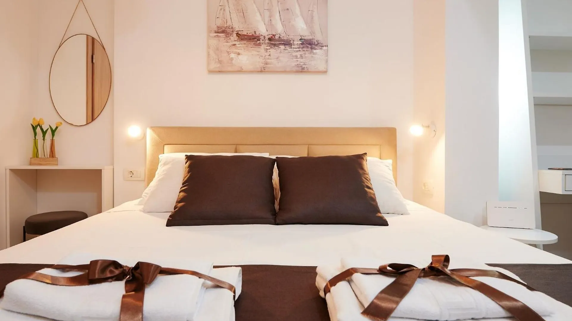 Apartment Boris St - Two Bedroom Apartment With Terrace And Jacuzzi Trogir