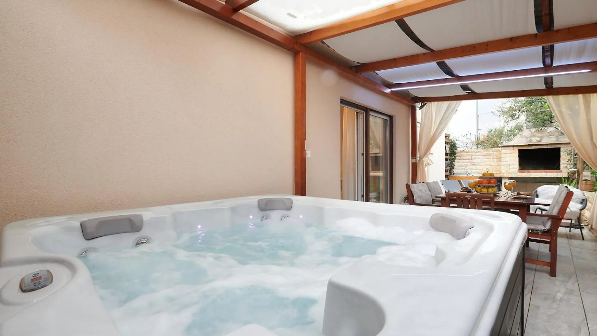 Apartment Boris St - Two Bedroom Apartment With Terrace And Jacuzzi Trogir 0*,