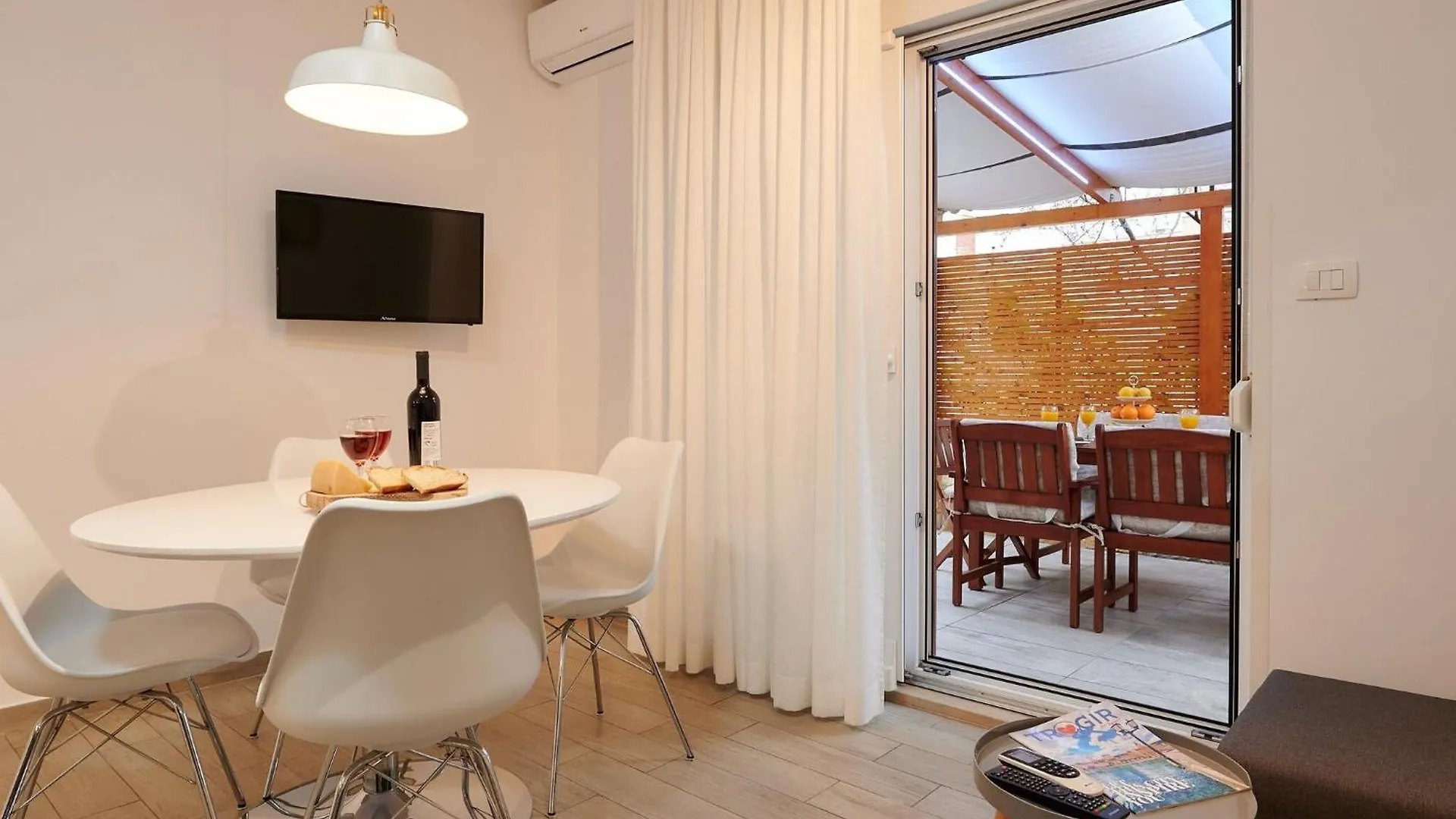 Apartment Boris St - Two Bedroom Apartment With Terrace And Jacuzzi Trogir 0*,