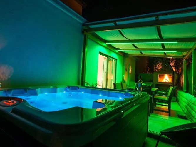 Apartment Boris St - Two Bedroom Apartment With Terrace And Jacuzzi Trogir 0*,  Croatia