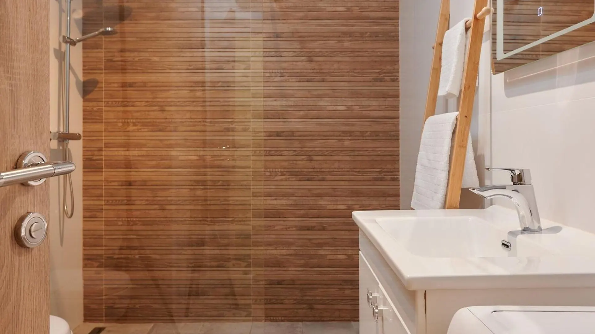 Apartment Boris St - Two Bedroom Apartment With Terrace And Jacuzzi 特罗吉尔