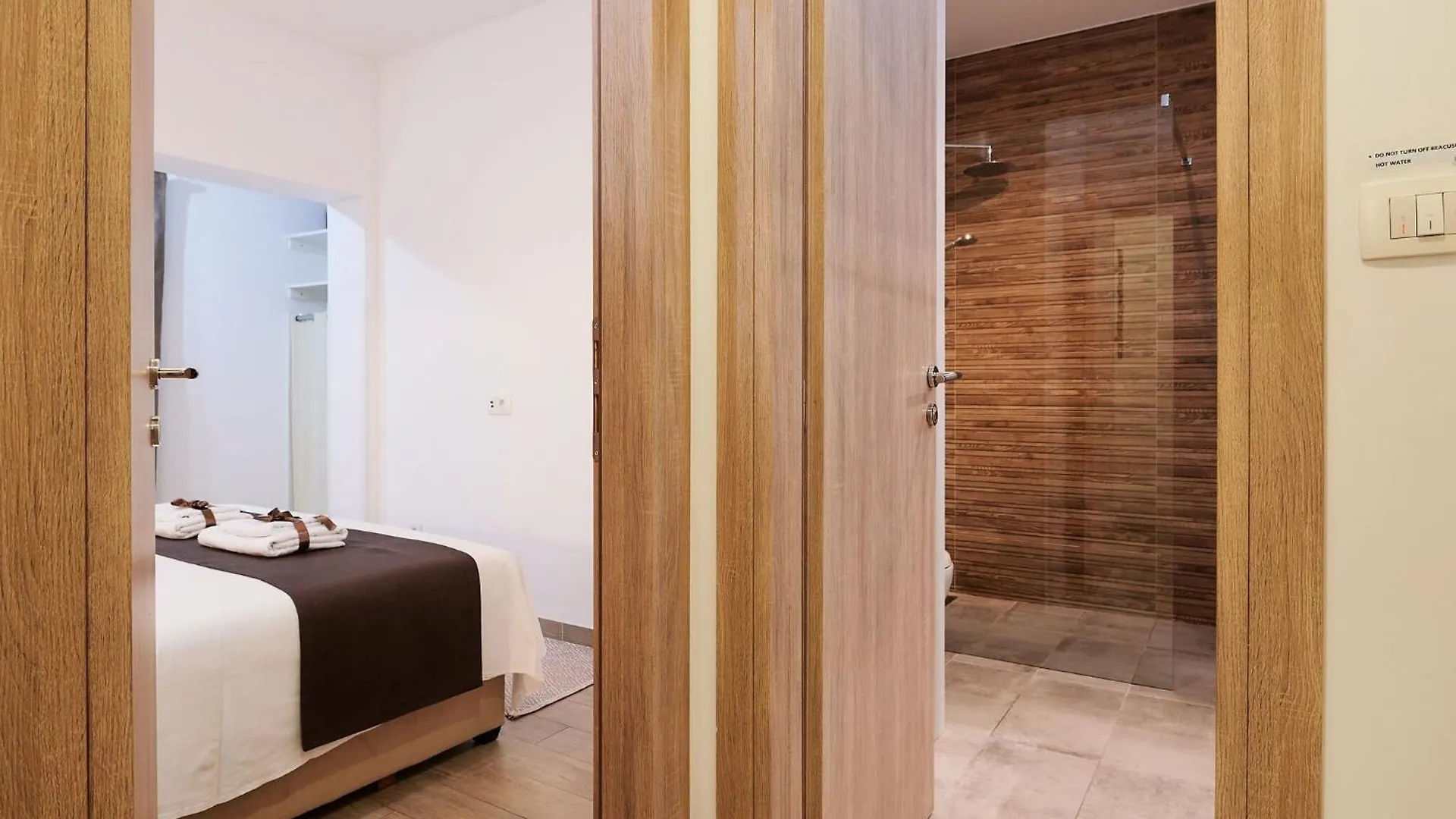 Apartment Boris St - Two Bedroom Apartment With Terrace And Jacuzzi Trogir