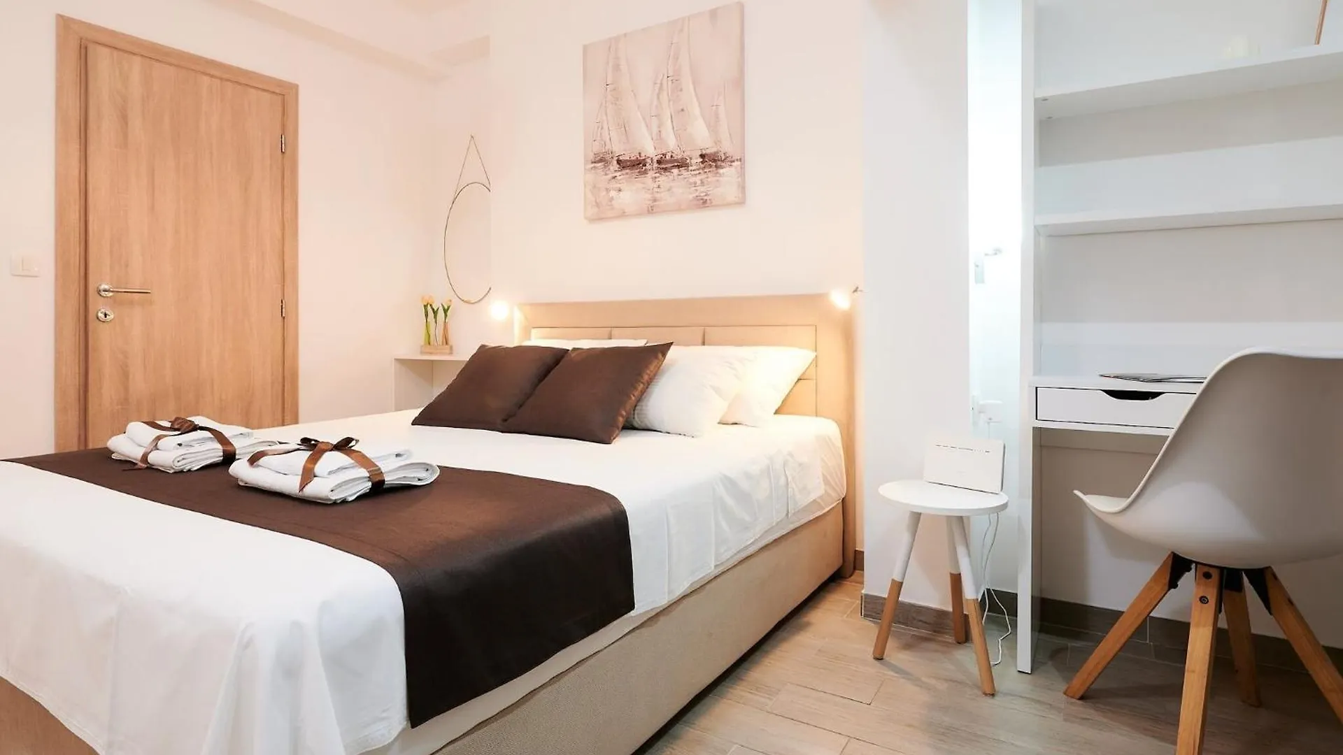 Apartment Boris St - Two Bedroom Apartment With Terrace And Jacuzzi Trogir