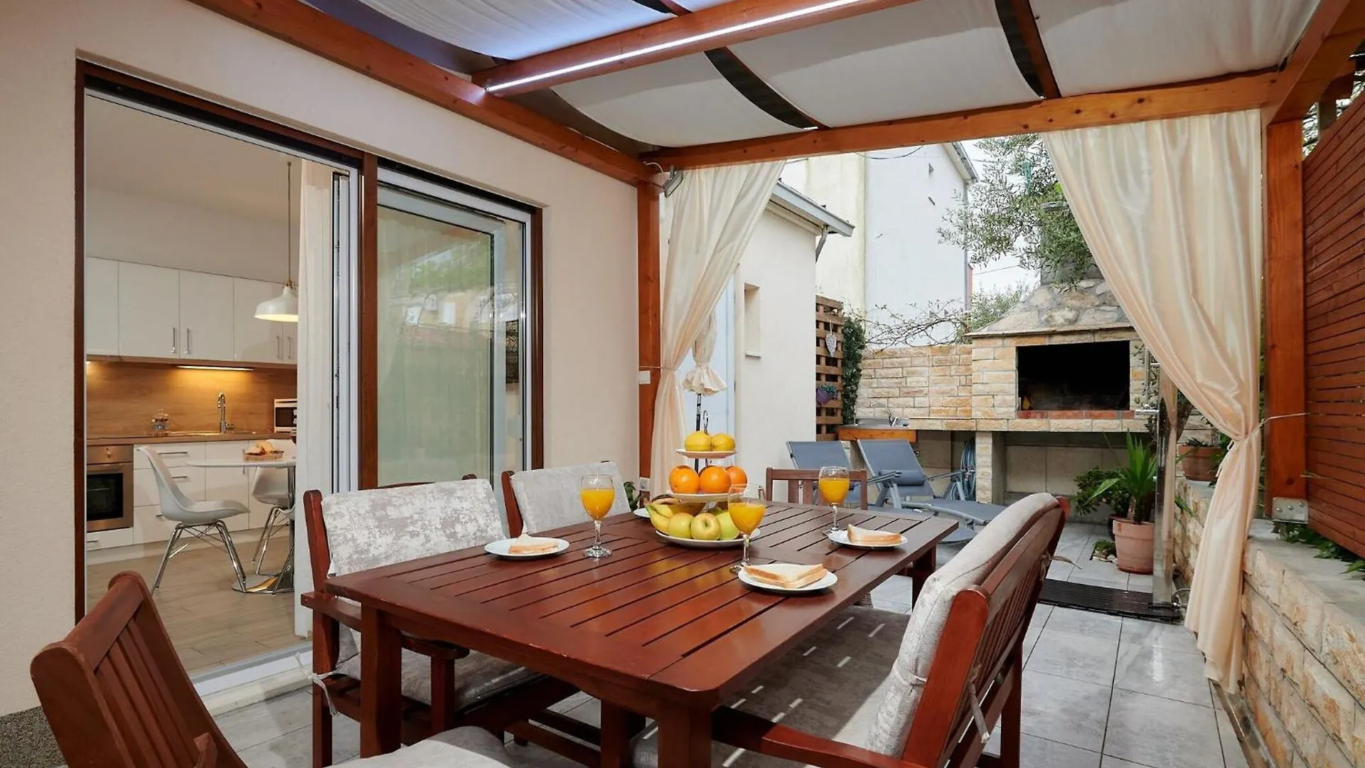 Apartment Boris St - Two Bedroom Apartment With Terrace And Jacuzzi Trogir Croatia